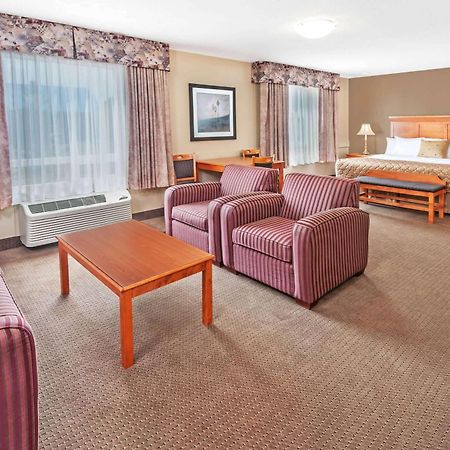 Отель Super 8 By Wyndham Edmonton South Экстерьер фото
