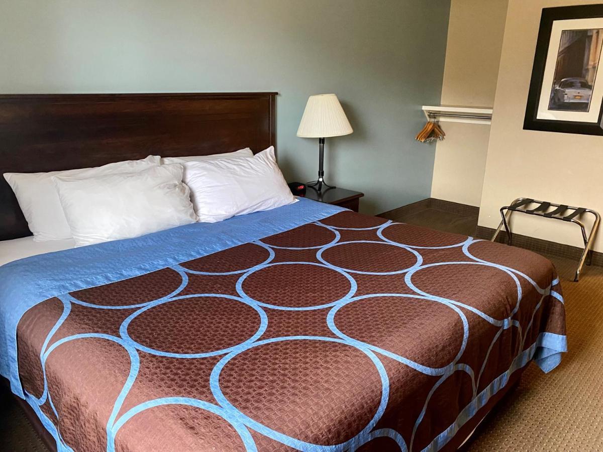 Отель Super 8 By Wyndham Edmonton South Экстерьер фото