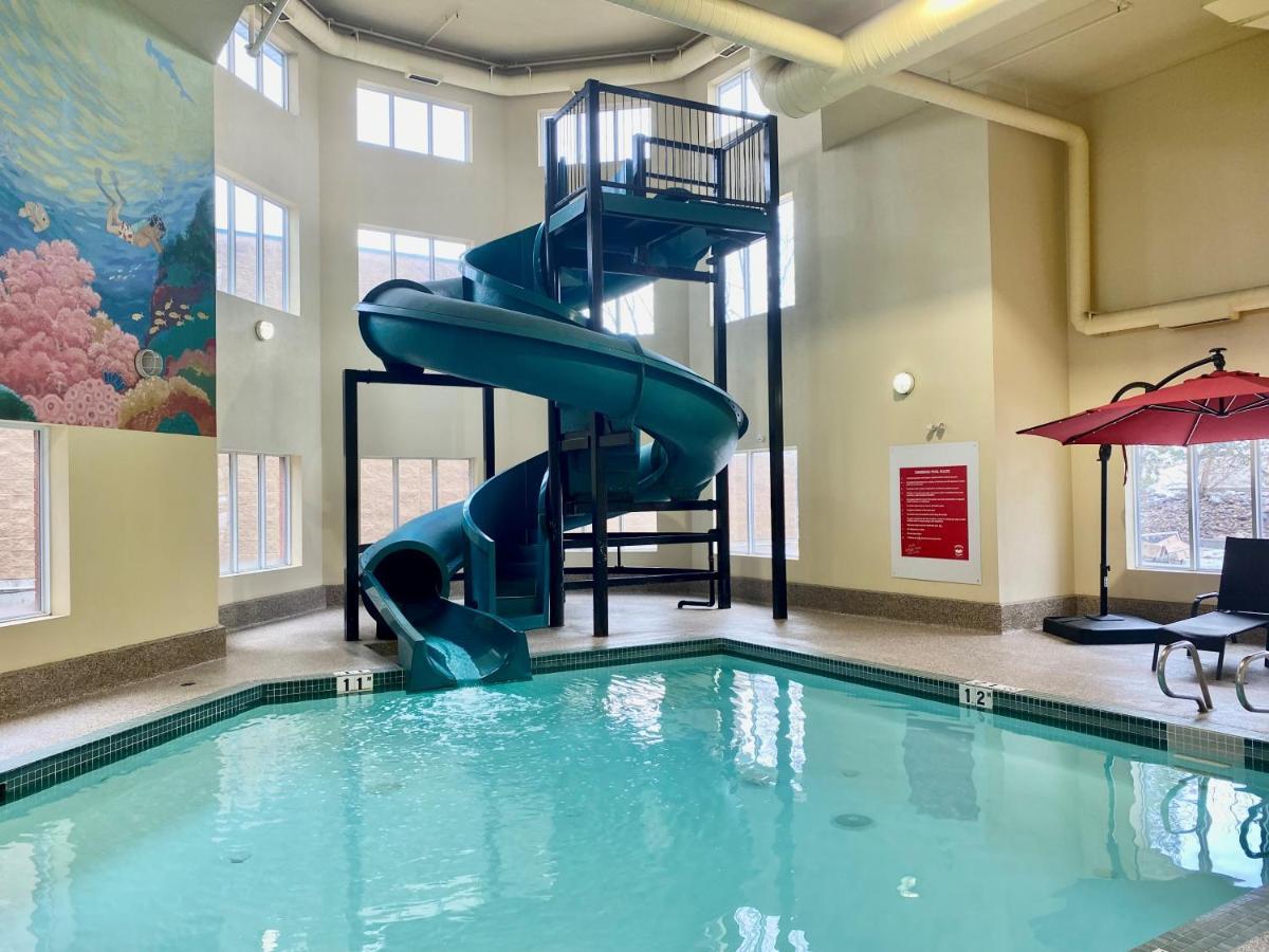 Отель Super 8 By Wyndham Edmonton South Экстерьер фото