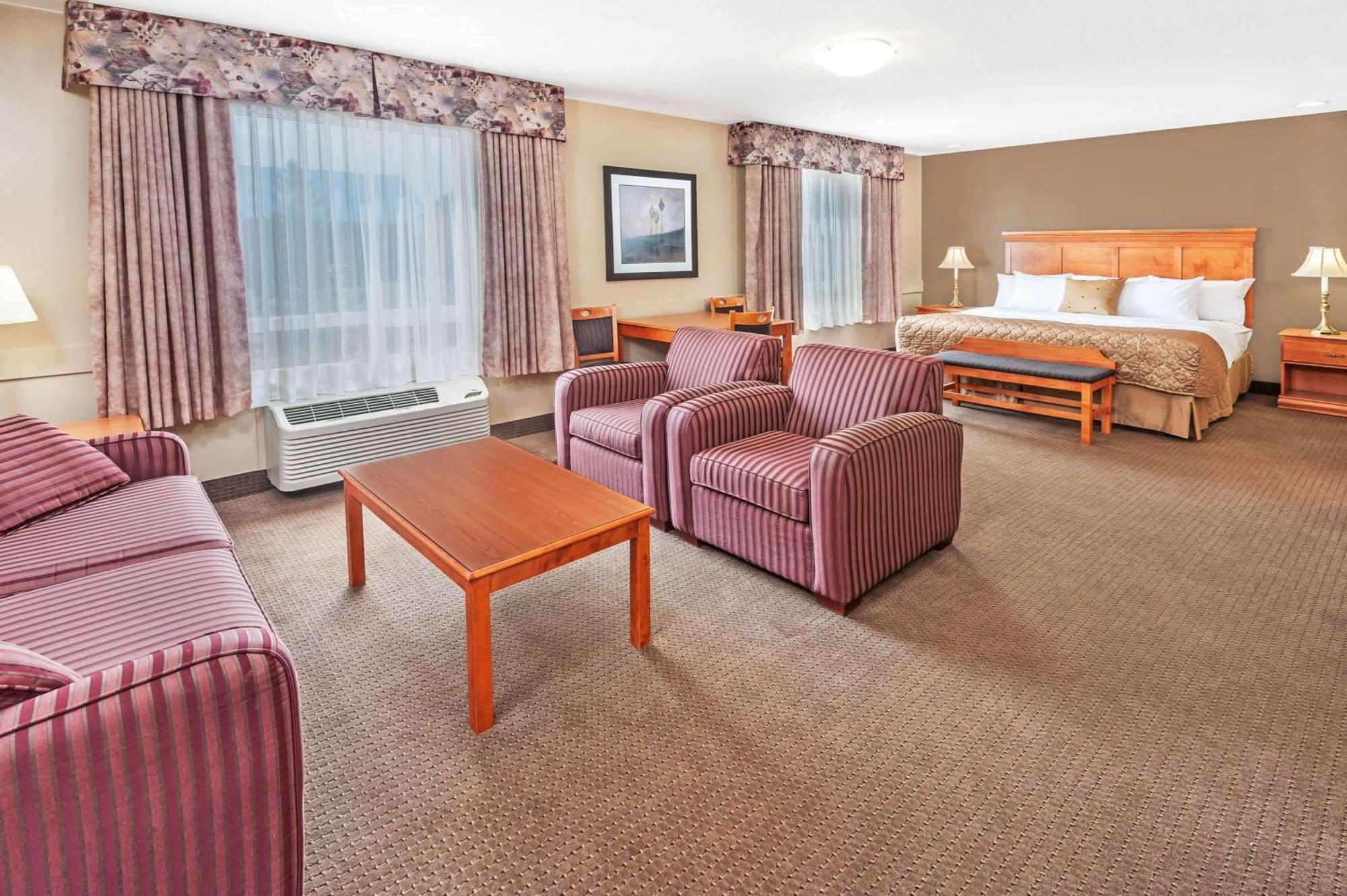 Отель Super 8 By Wyndham Edmonton South Экстерьер фото